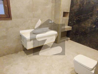 ڈی ایچ اے فیز 5 ڈی ایچ اے ڈیفینس,کراچی میں 5 کمروں کا 1 کنال مکان 6.75 لاکھ میں کرایہ پر دستیاب ہے۔ ڈی ایچ اے فیز 5 ڈی ایچ اے ڈیفینس,کراچی میں 5 کمروں کا 1 کنال مکان 6.75 لاکھ میں کرایہ پر دستیاب ہے۔