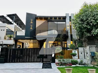 10 Marla House For Sale In jasmine Block Bahria Town Lahore