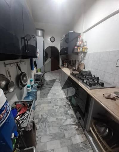 ناظم آباد کراچی میں 3 کمروں کا 6 مرلہ فلیٹ 1.25 کروڑ میں برائے فروخت۔