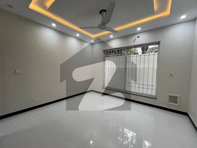 10 Marla Emaar Full House For Rent