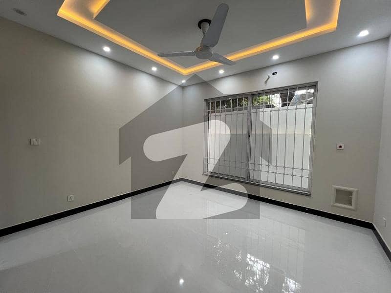 10 Marla Emaar Full House For Rent 10 Marla Emaar Full House For Rent