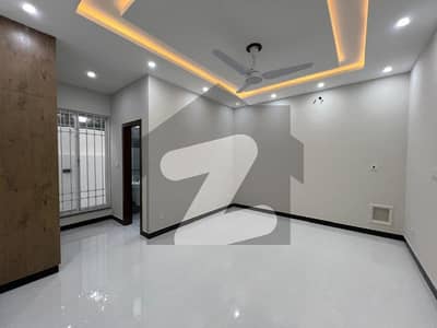 10 Marla Emaar Full House For Rent