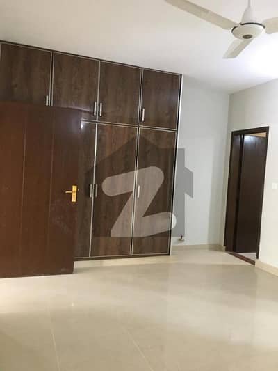 عسکری 10 - سیکٹر ایف عسکری 10,عسکری,لاہور میں 3 کمروں کا 10 مرلہ فلیٹ 1.25 لاکھ میں کرایہ پر دستیاب ہے۔ عسکری 10 - سیکٹر ایف عسکری 10,عسکری,لاہور میں 3 کمروں کا 10 مرلہ فلیٹ 1.25 لاکھ میں کرایہ پر دستیاب ہے۔