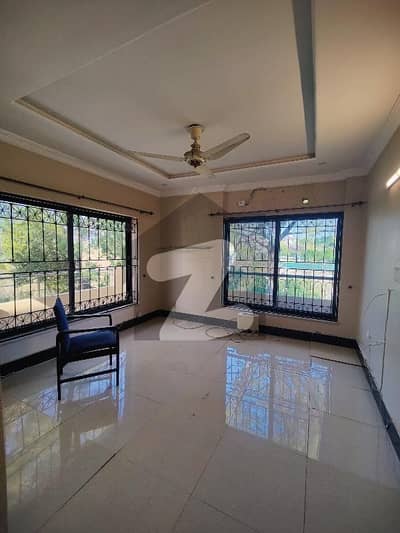 G9-1 3bedrooms Upper Portion Available For Rent Ideal Location Solar system installed
