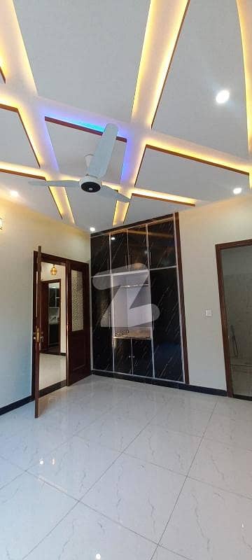 25/40 House for rent in G13