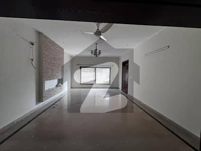 جی ۔ 13 اسلام آباد میں 3 کمروں کا 14 مرلہ زیریں پورشن 1.4 لاکھ میں کرایہ پر دستیاب ہے۔