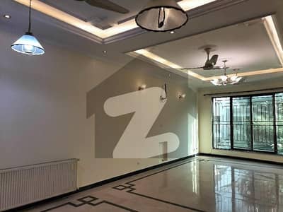 G10/2 Upper Portion 3Bed 3bath