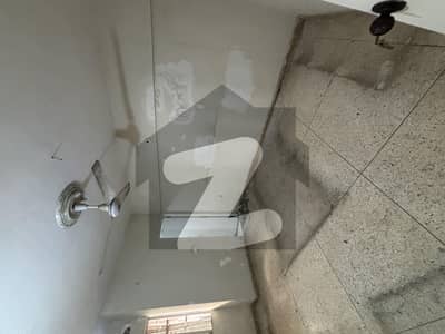 Flat For Rent In Gulshan E Iqbal (Corner Unit) Flat For Rent In Gulshan E Iqbal (Corner Unit)