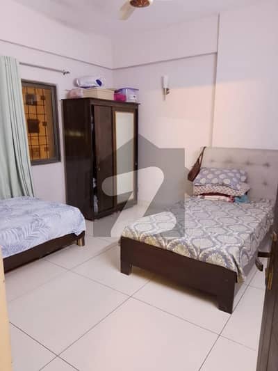 طارق روڈ کراچی میں 3 کمروں کا 7 مرلہ فلیٹ 1.7 لاکھ میں کرایہ پر دستیاب ہے۔