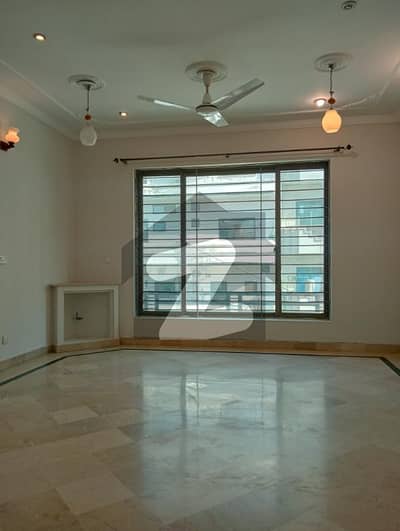 ای ۔ 11 اسلام آباد میں 2 کمروں کا 10 مرلہ زیریں پورشن 80.0 ہزار میں کرایہ پر دستیاب ہے۔