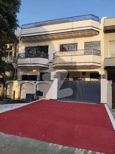 G-11 Real Pics Size 30 - 60 Beautiful House Big Wide Street Near Market And Main Double Road