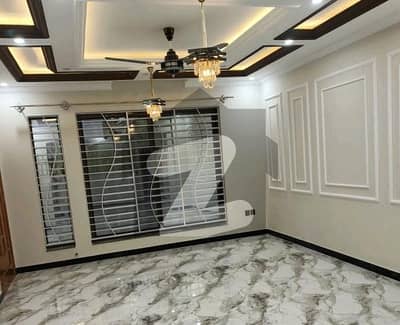 جی ۔ 15/1 جی ۔ 15,اسلام آباد میں 14 مرلہ مکان 5.85 کروڑ میں برائے فروخت۔