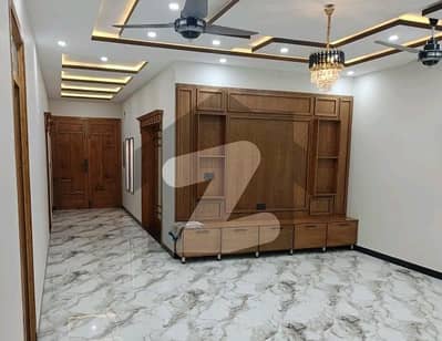 جی ۔ 15/1 جی ۔ 15,اسلام آباد میں 7 کمروں کا 14 مرلہ مکان 5.85 کروڑ میں برائے فروخت۔