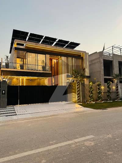 ڈی ایچ اے فیز 1 ۔ سیکٹر ایم ڈی ایچ اے فیز 1,ڈی ایچ اے ڈیفینس,ملتان میں 6 کمروں کا 1 کنال مکان 8.5 کروڑ میں برائے فروخت۔