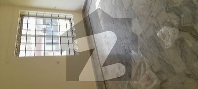 Independent 600 Yards UPPER PORTION Separate Gate For Rent