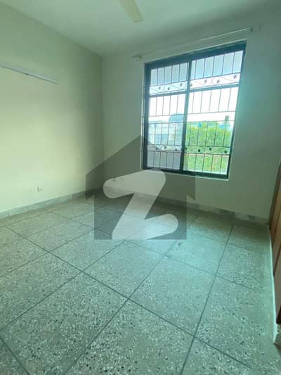 2 Bedrooms Two Bathroom Lounge And kitchen 2 Bedrooms Two Bathroom Lounge And kitchen