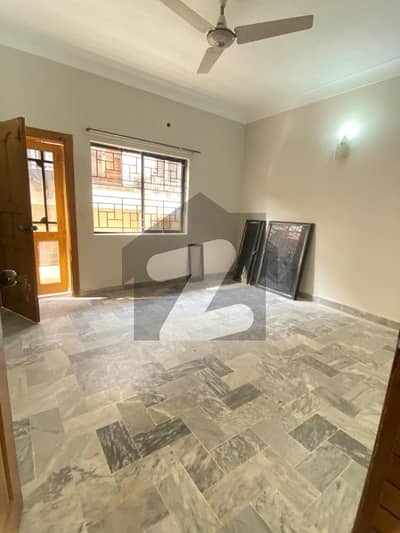 جی ۔ 10 اسلام آباد میں 3 کمروں کا 9 مرلہ زیریں پورشن 95.0 ہزار میں کرایہ پر دستیاب ہے۔