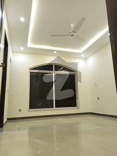 10 Marla House available for rent bahria Enclave