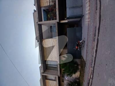 پائن ولاز ڈی ۔ 17,اسلام آباد میں 6 کمروں کا 6 مرلہ مکان 2.75 کروڑ میں برائے فروخت۔