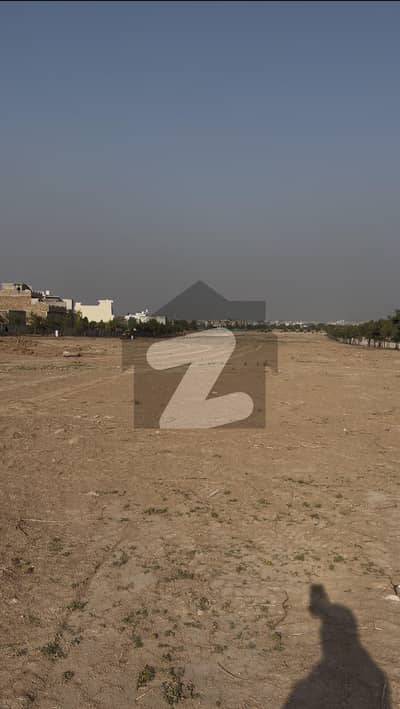 گلبرگ گرینز گلبرگ,اسلام آباد میں 13 مرلہ کمرشل پلاٹ 11.66 کروڑ میں برائے فروخت۔