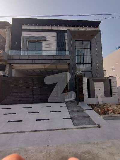 10 Marla Brand New House For Sale