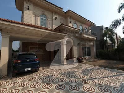 21 Marla Slightly Used Beautiful House For Sale