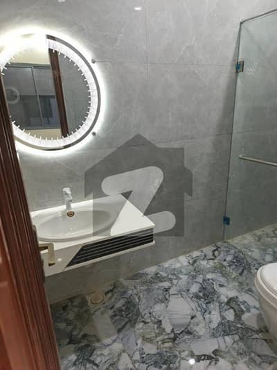 فیڈرل بی ایریا ۔ بلاک 13 فیڈرل بی ایریا,کراچی میں 8 کمروں کا 16 مرلہ مکان 11.5 کروڑ میں برائے فروخت۔