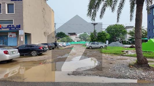 ڈی ایچ اے فیز 3 - بلاک ڈبل ایکس فیز 3,ڈیفنس (ڈی ایچ اے),لاہور میں 8 مرلہ کمرشل پلاٹ 14.5 کروڑ میں برائے فروخت۔