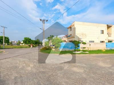 5 Marla Commercial Plot Is Available For Sale In Central Park - Block D