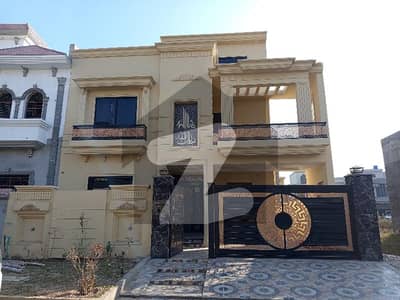 ماسٹر سٹی ۔ بلاک بی ماسٹر سٹی ہاؤسنگ سکیم,گوجرانوالہ میں 5 کمروں کا 10 مرلہ مکان 3.7 کروڑ میں برائے فروخت۔