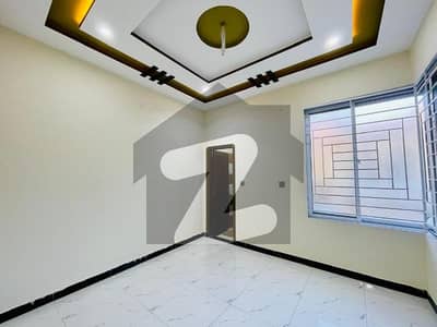 شالیمار کالونی ملتان میں 3 کمروں کا 4 مرلہ مکان 1.2 کروڑ میں برائے فروخت۔