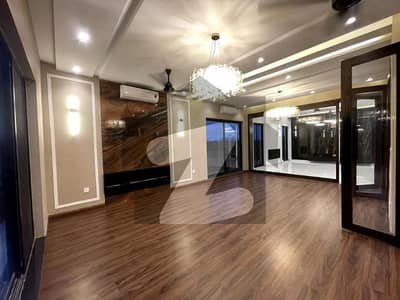 ڈی ایچ اے فیز 8 ڈی ایچ اے ڈیفینس,کراچی میں 3 کمروں کا 1 کنال زیریں پورشن 2.75 لاکھ میں کرایہ پر دستیاب ہے۔