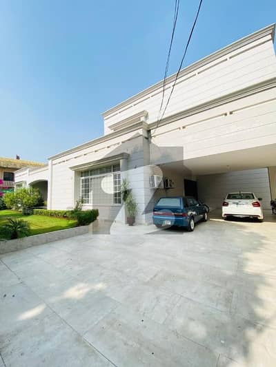 Beautiful house available for sale in Cantt Lahore