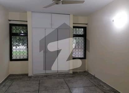 Askari 5 10 Marla Flat Up For rent