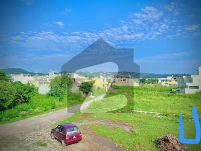 بنی گالہ اسلام آباد میں 5 مرلہ رہائشی پلاٹ 60.0 لاکھ میں برائے فروخت۔