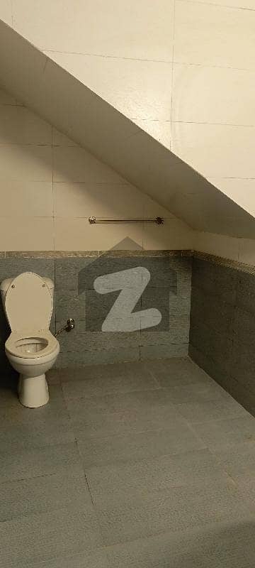 ایف ۔ 10 اسلام آباد میں 2 کمروں کا 1 کنال زیریں پورشن 1.45 لاکھ میں کرایہ پر دستیاب ہے۔