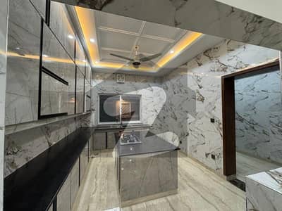 ڈی ایچ اے ڈیفینس فیز 2 ڈی ایچ اے ڈیفینس,اسلام آباد میں 4 کمروں کا 10 مرلہ مکان 1.8 لاکھ میں کرایہ پر دستیاب ہے۔