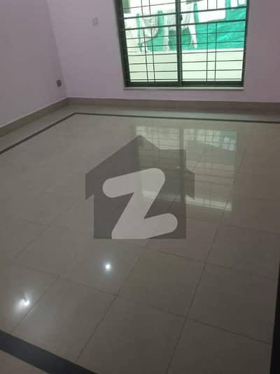 واپڈا ٹاؤن فیز 1 واپڈا ٹاؤن,لاہور میں 4 کمروں کا 1 کنال بالائی پورشن 1.2 لاکھ میں کرایہ پر دستیاب ہے۔