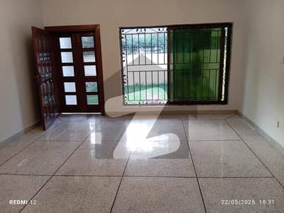 ایف ۔ 11 اسلام آباد میں 4 کمروں کا 10 مرلہ مکان 9.0 کروڑ میں برائے فروخت۔