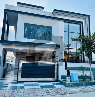 ٹاپ سٹی 1 اسلام آباد میں 6 کمروں کا 10 مرلہ مکان 4.25 کروڑ میں برائے فروخت۔