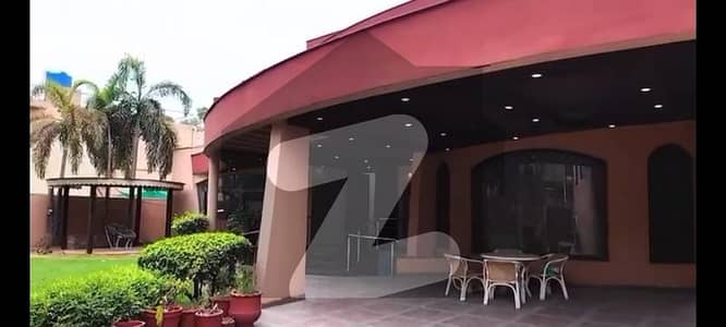 اولڈ آفیسرز کالونی صدر,کینٹ,لاہور میں 7 کمروں کا 2 کنال مکان 14.25 کروڑ میں برائے فروخت۔