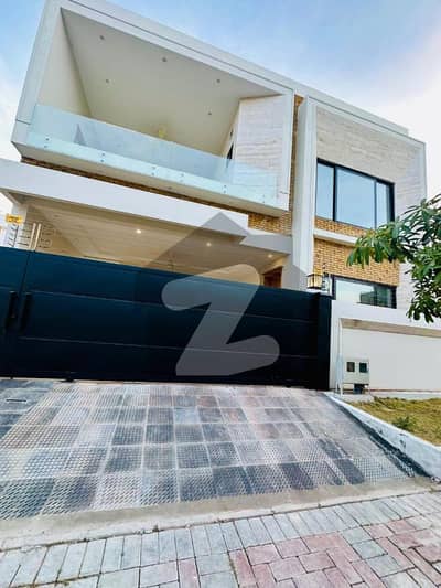 ٹاپ سٹی 1 اسلام آباد میں 6 کمروں کا 10 مرلہ مکان 4.8 کروڑ میں برائے فروخت۔