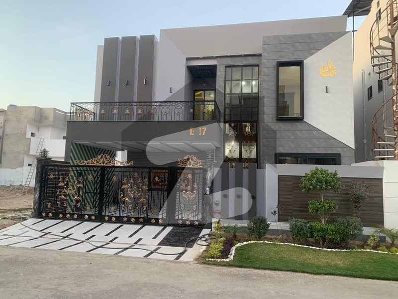 ڈریم گارڈن پرانا شجاع آباد روڈ,ملتان میں 6 کمروں کا 9 مرلہ مکان 4.2 کروڑ میں برائے فروخت۔ ڈریم گارڈن پرانا شجاع آباد روڈ,ملتان میں 6 کمروں کا 9 مرلہ مکان 4.2 کروڑ میں برائے فروخت۔