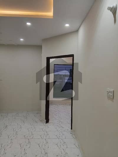 لاھور موٹروے سٹی لاہور میں 3 کمروں کا 1 کنال بالائی پورشن 55.0 ہزار میں کرایہ پر دستیاب ہے۔