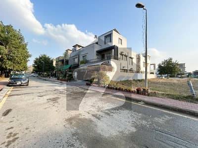 Top Location Plot Ideal For Living And Construction Business At Bahria Town Overseas B Block