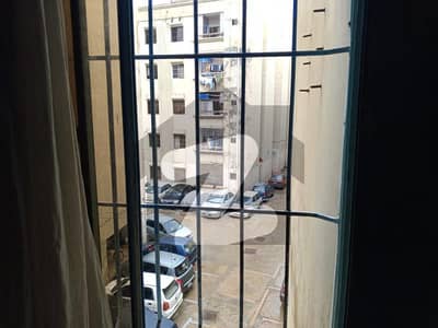 بفر زون - سیکٹر 15-A / 5 بفر زون,نارتھ کراچی,کراچی میں 3 کمروں کا 5 مرلہ فلیٹ 1.35 کروڑ میں برائے فروخت۔