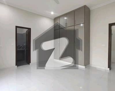 House In Bahria Town - Sector E Sized 5 Marla Is Available