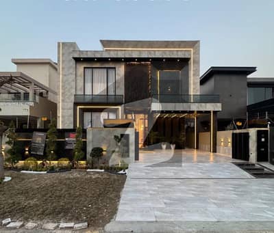 ڈی ایچ اے فیز 6 ڈیفنس (ڈی ایچ اے),لاہور میں 5 کمروں کا 1 کنال مکان 3.25 لاکھ میں کرایہ پر دستیاب ہے۔