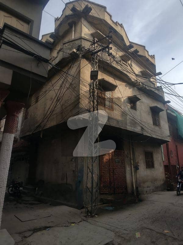 ظفر الحق روڈ راولپنڈی میں 6 کمروں کا 2 مرلہ مکان 1.4 کروڑ میں برائے فروخت۔ ظفر الحق روڈ راولپنڈی میں 6 کمروں کا 2 مرلہ مکان 1.4 کروڑ میں برائے فروخت۔