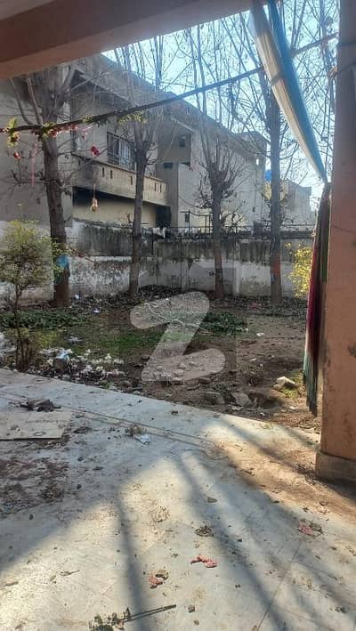 بنی گالہ اسلام آباد میں 2 کمروں کا 1 کنال زیریں پورشن 55.0 ہزار میں کرایہ پر دستیاب ہے۔